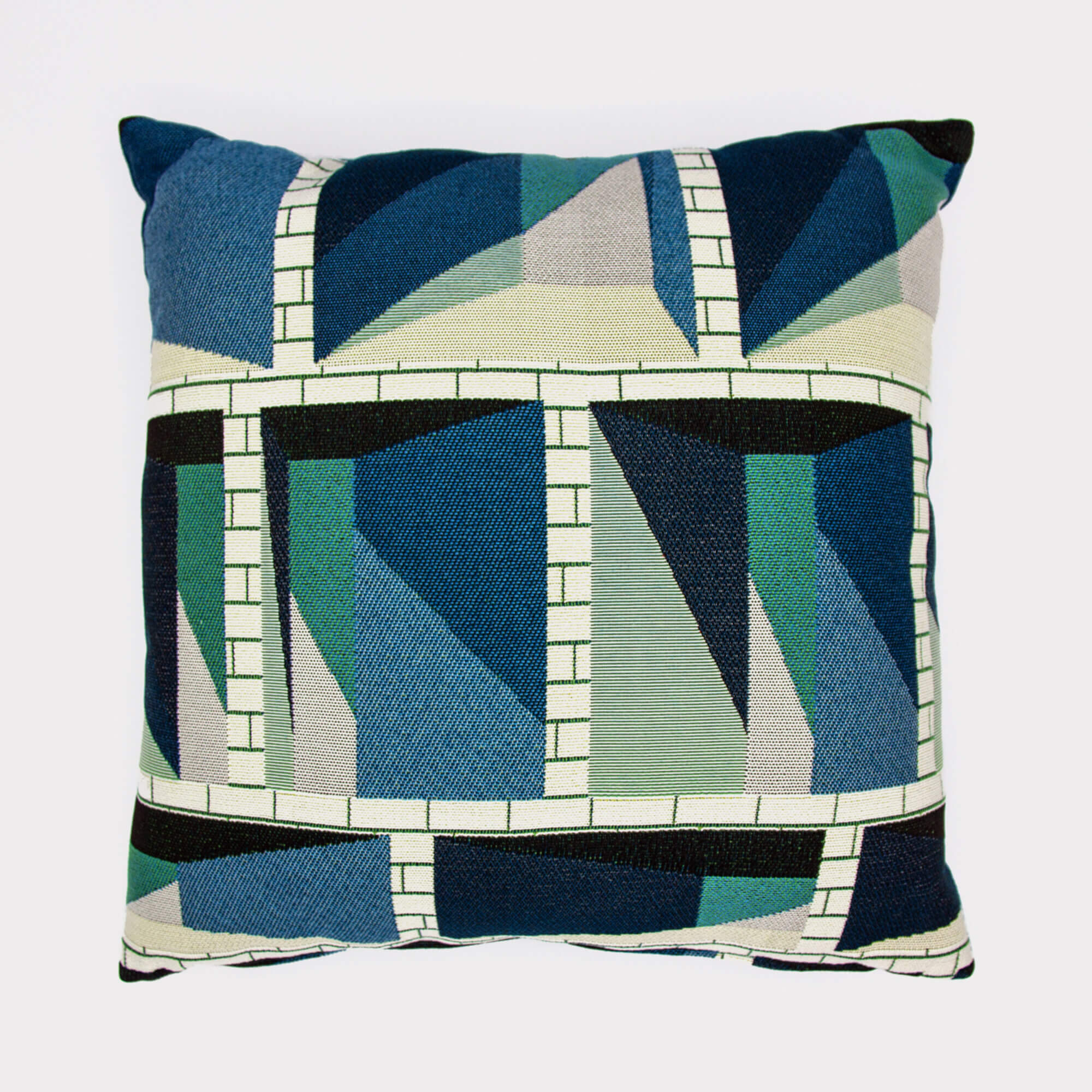 Cushion_brutalist_1