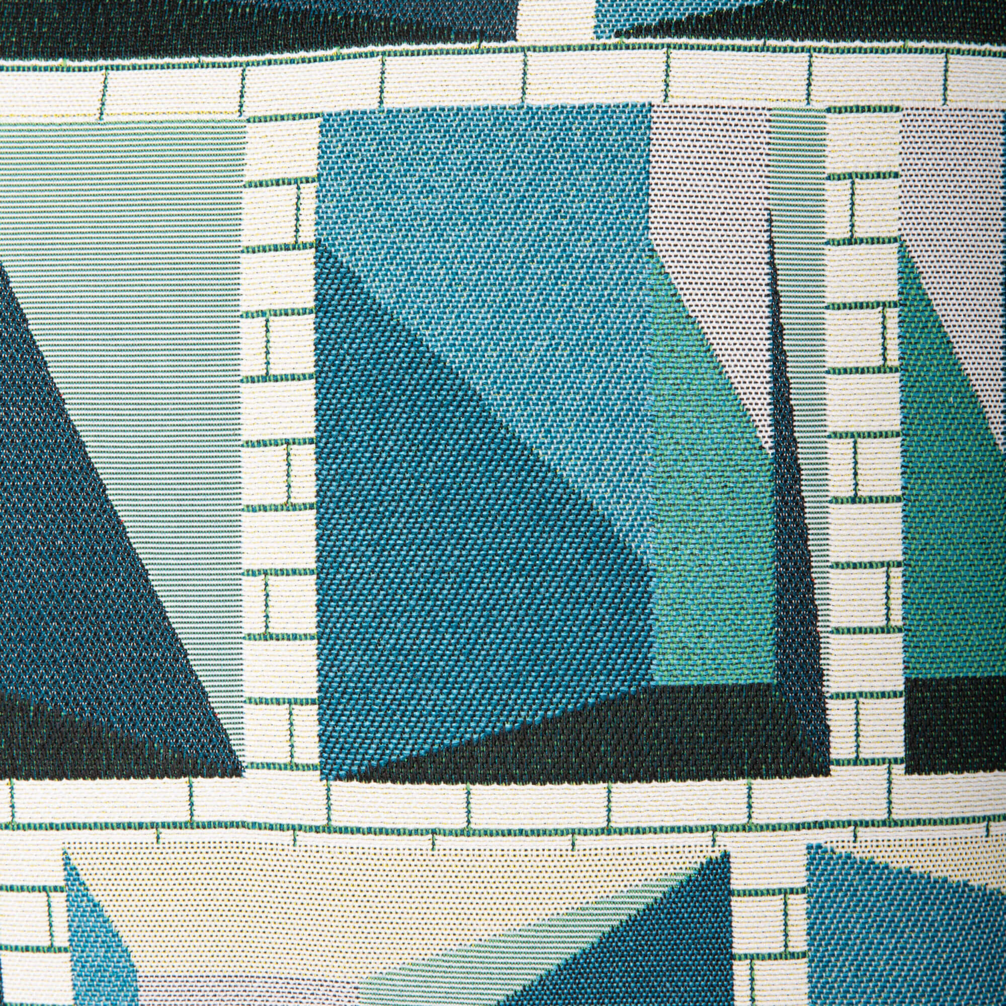 Cushion_brutalist_closeup