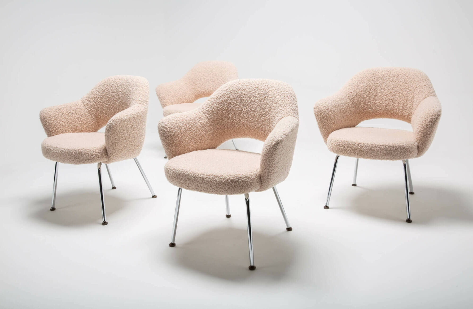Eero-Saarinen-Executive-Armchairs-(set-of-4)-01