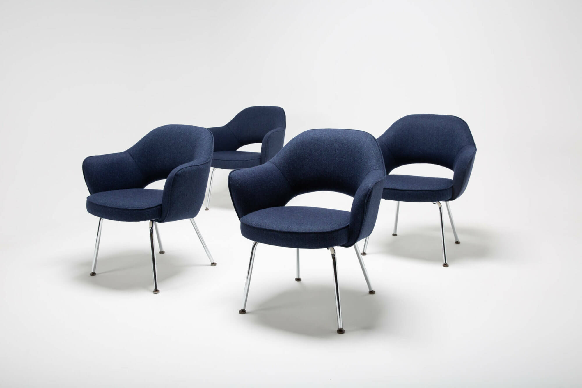 Eero-Saarinen-Executive-Armchairs-(set-of-4)-01