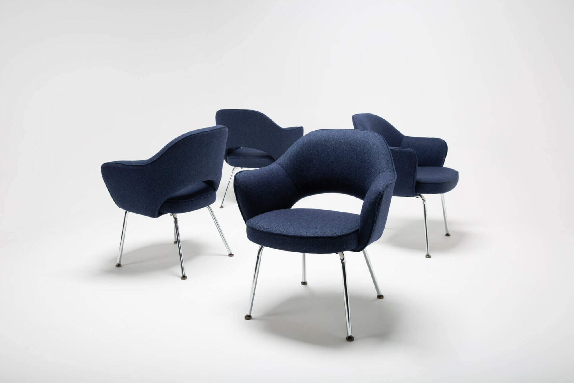 Eero-Saarinen-Executive-Armchairs-(set-of-4)-02
