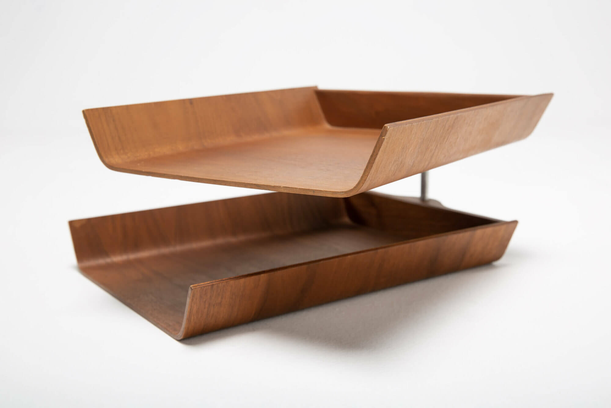 Florence-Knoll-Desk-Letter-Tray-walnut-02