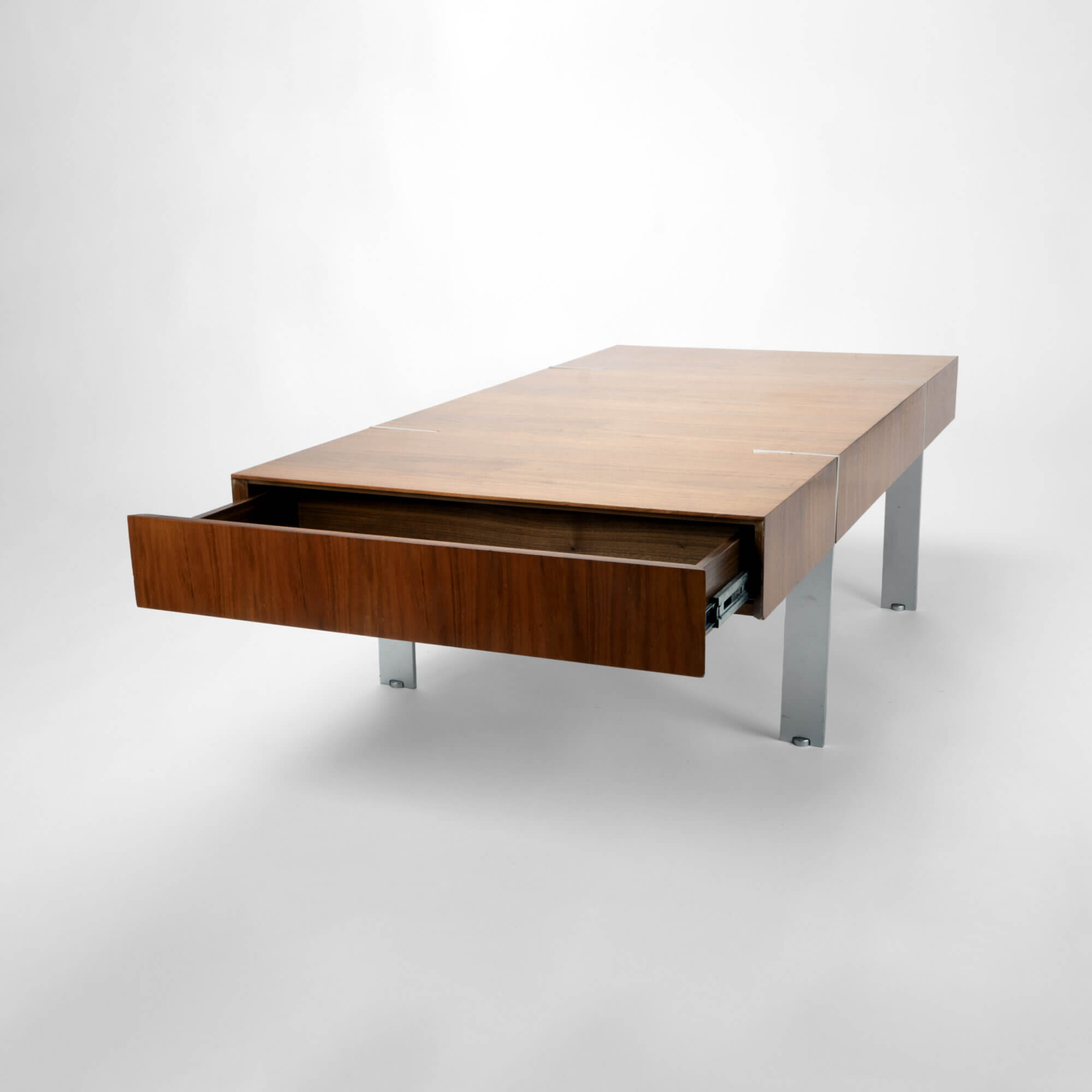 Minimalistic_coffee_table_5