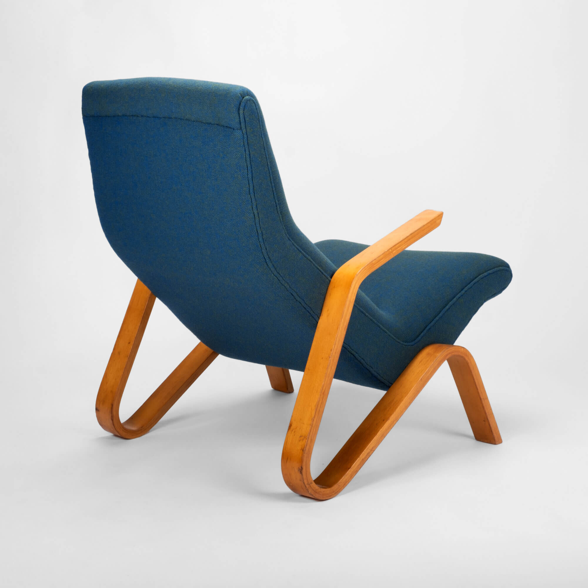 Eero Saarinen Grasshopper lounge chair shown from the backside