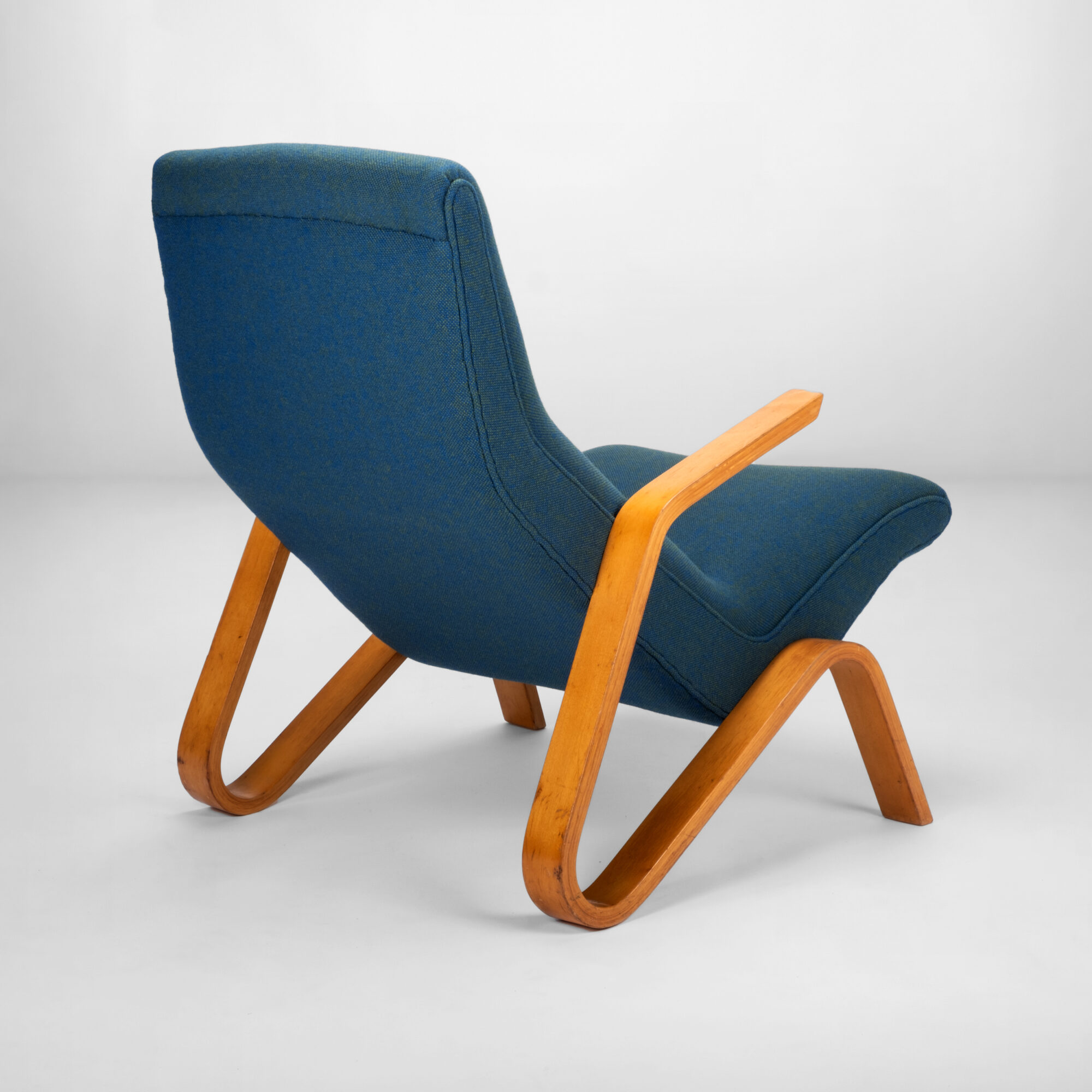 Eero-Saarinen-Grasshopper-lounge chair-shown-from-the-back-side