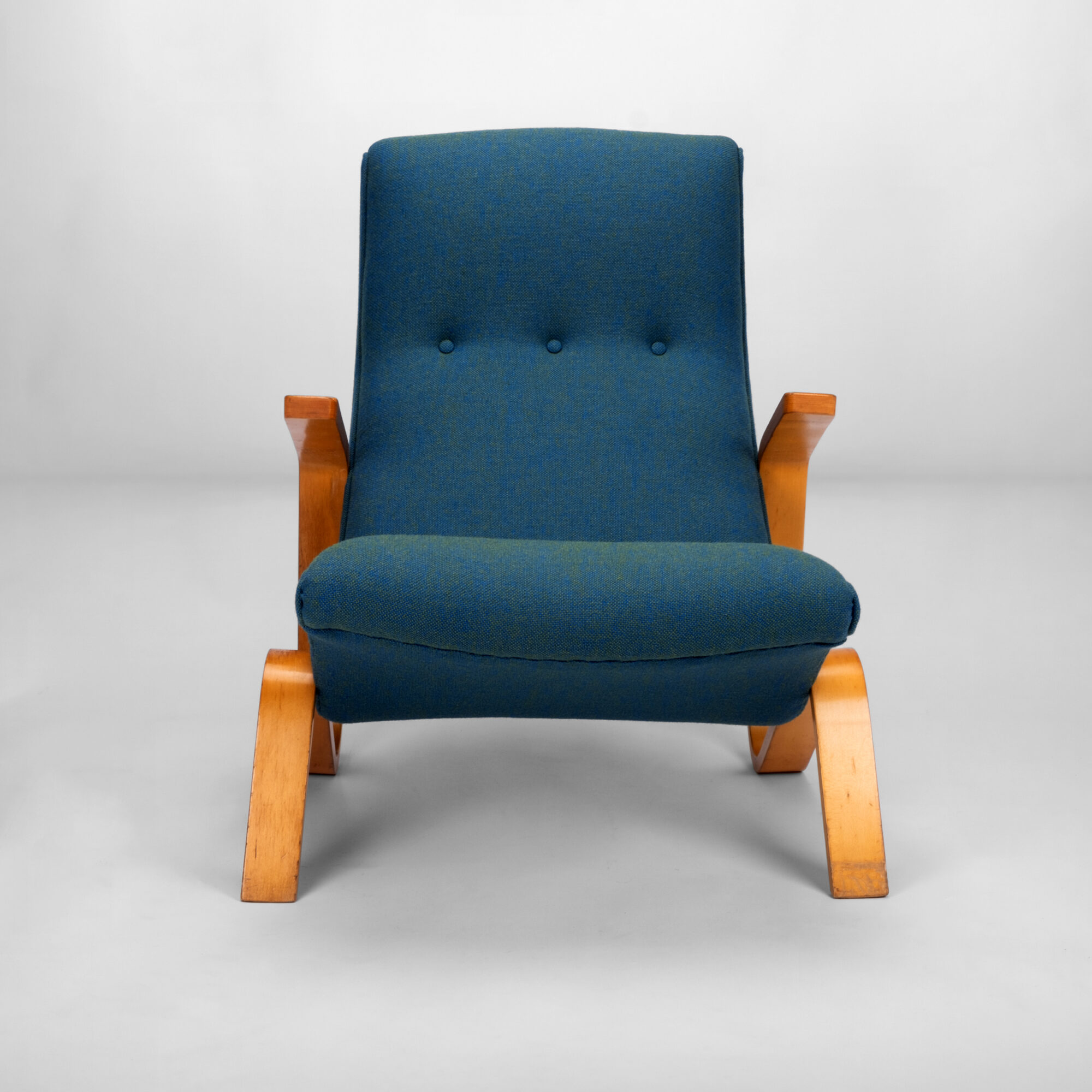 Eero-Saarinen-Grasshopper-lounge chair-shown-from-the-front-side