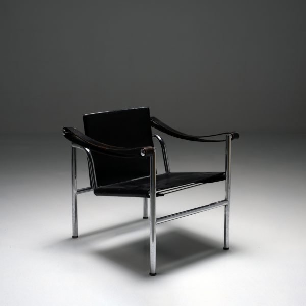 Fauteuil a dossier basculant (LC1) in black leather