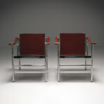 Fauteuil a dossier basculant (LC1) in brown leather, set of 2