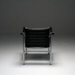 Fauteuil a dossier basculant (LC1) in black leather