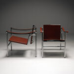 Fauteuil a dossier basculant (LC1) in brown leather, set of 2