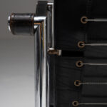 Fauteuil a dossier basculant (LC1) in black leather