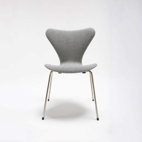 Model 3107 Chair – Series 7