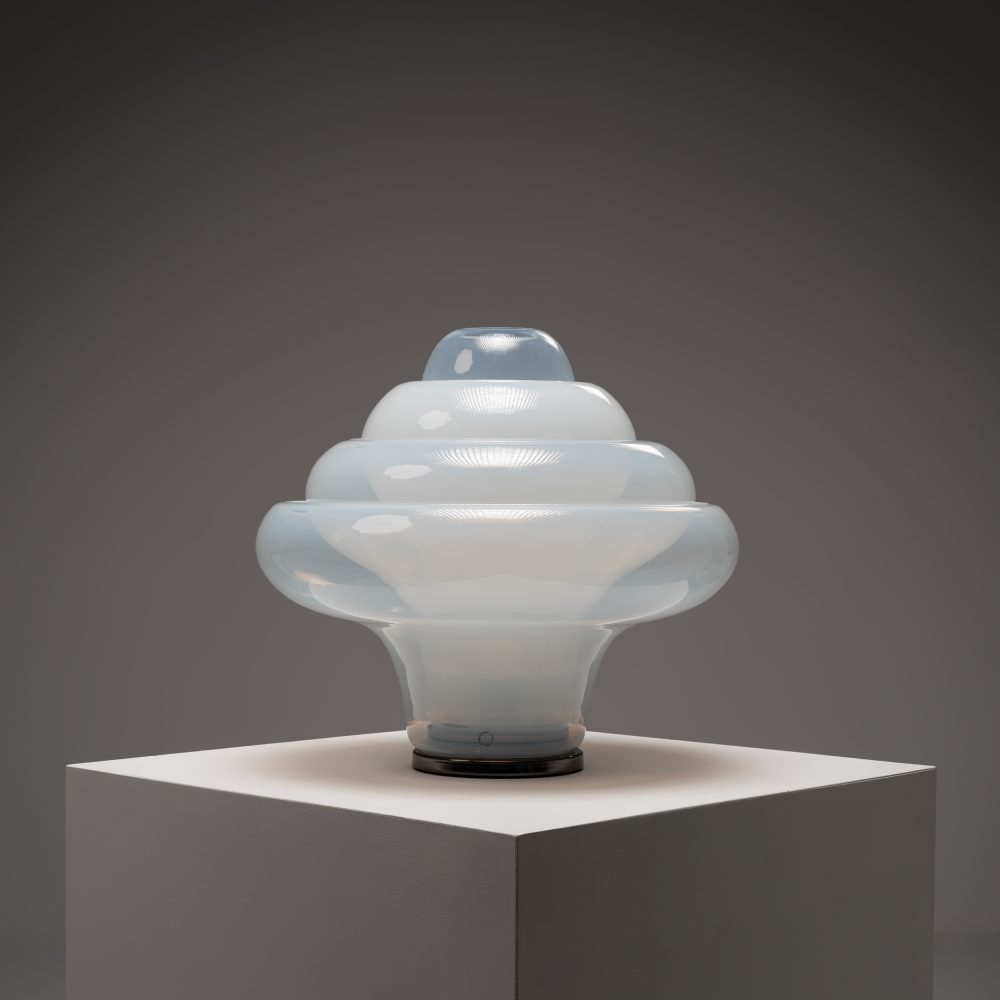 Model LT305 ‘Lotus’ Table lamp