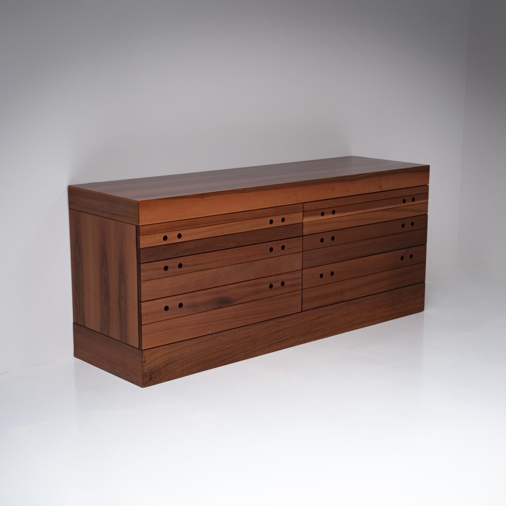 Canaletto walnut veneered chest