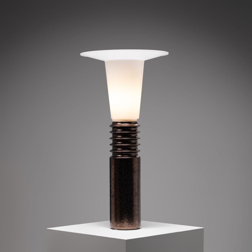 Model 1041.32 Table Lamp
