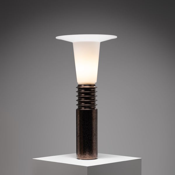 Model 1041.32 Table Lamp
