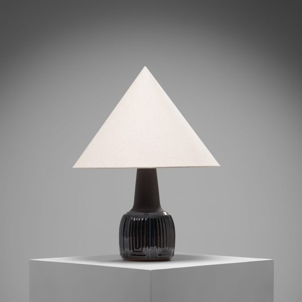 Model 1039 Ceramic Table Lamp