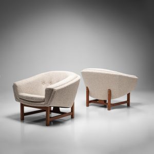 Model 1200 ‘Corona’ Armchairs, Set of 2