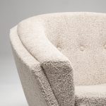 Model 1200 ‘Corona’ Armchairs, Set of 2