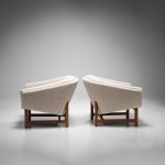 Model 1200 ‘Corona’ Armchairs, Set of 2
