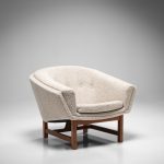 Model 1200 ‘Corona’ Armchairs, Set of 2