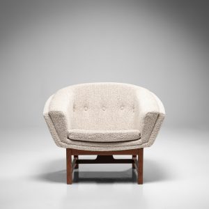 Model 1200 ‘Corona’ Armchairs, Set of 2